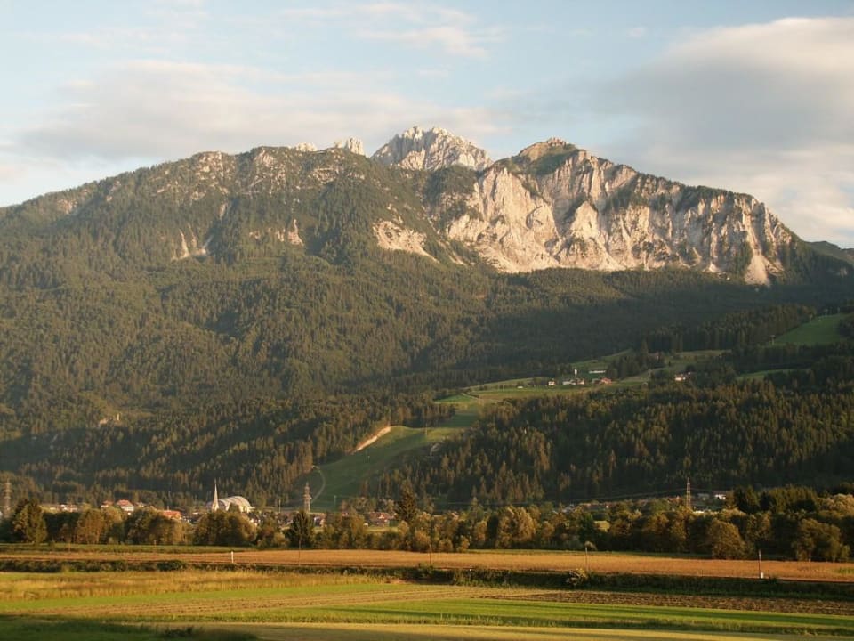 Blick aus dem Zimmerfenster Pension Enzianbrenner B&B