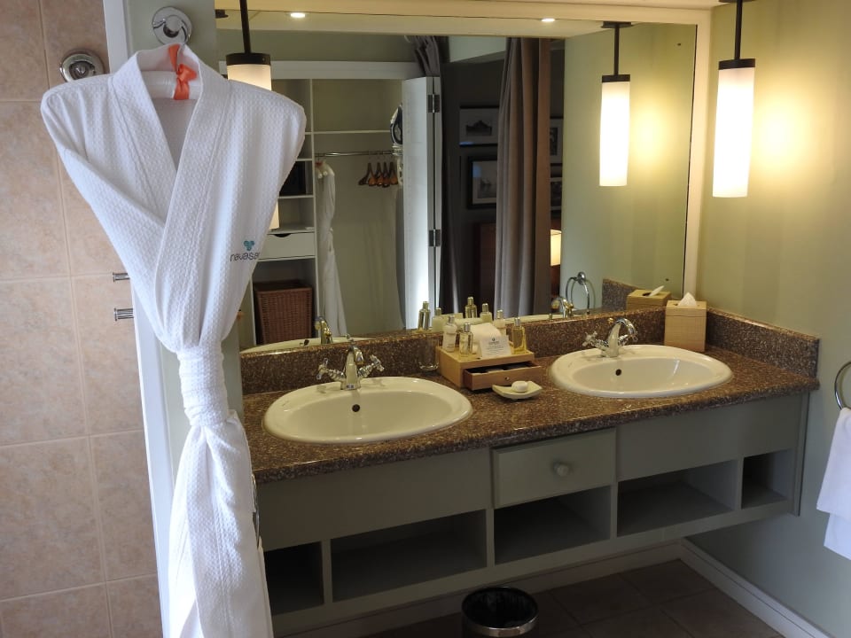 Schönes Bad Outrigger Mauritius Beach Resort