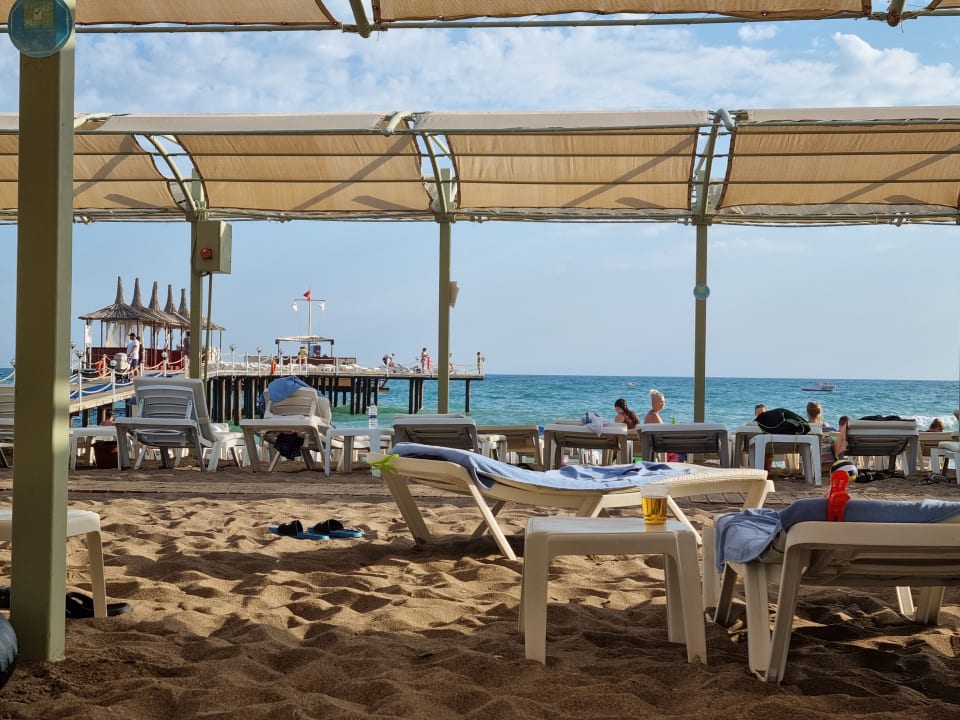 Strand Saturn Palace Resort Hotel