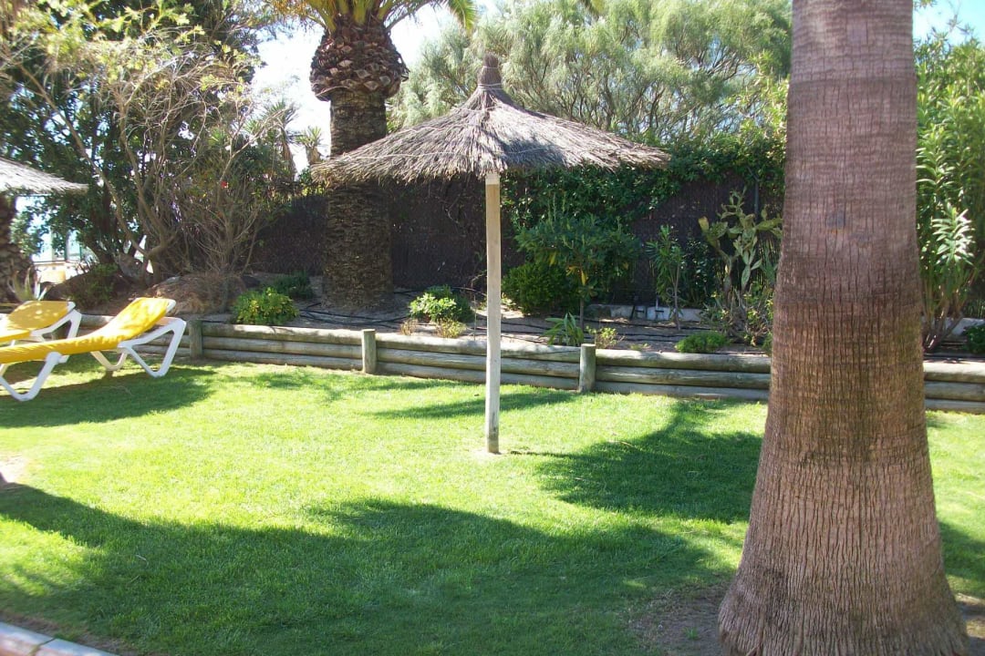 Sonnenschirm zur Terrasse Hotel Playa de la Luz