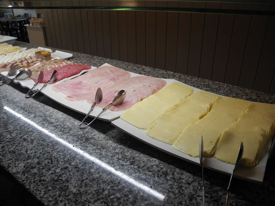 Am Frühstücksbuffet LABRANDA Bahía de Lobos