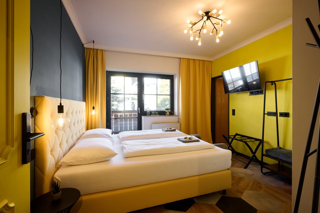 Zimmer Boutique House happYellow