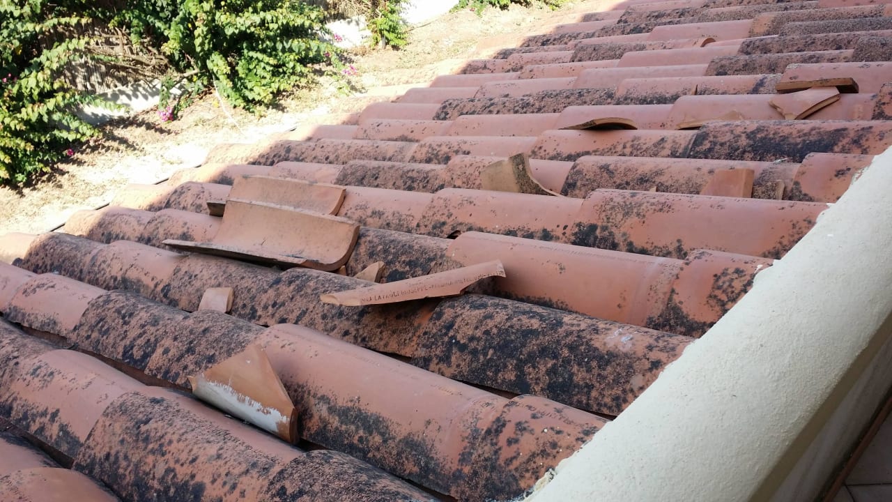 Zerborstene Dachziegel TUI MAGIC LIFE Calabria