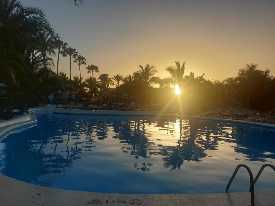 Pool Parque Santiago III Official