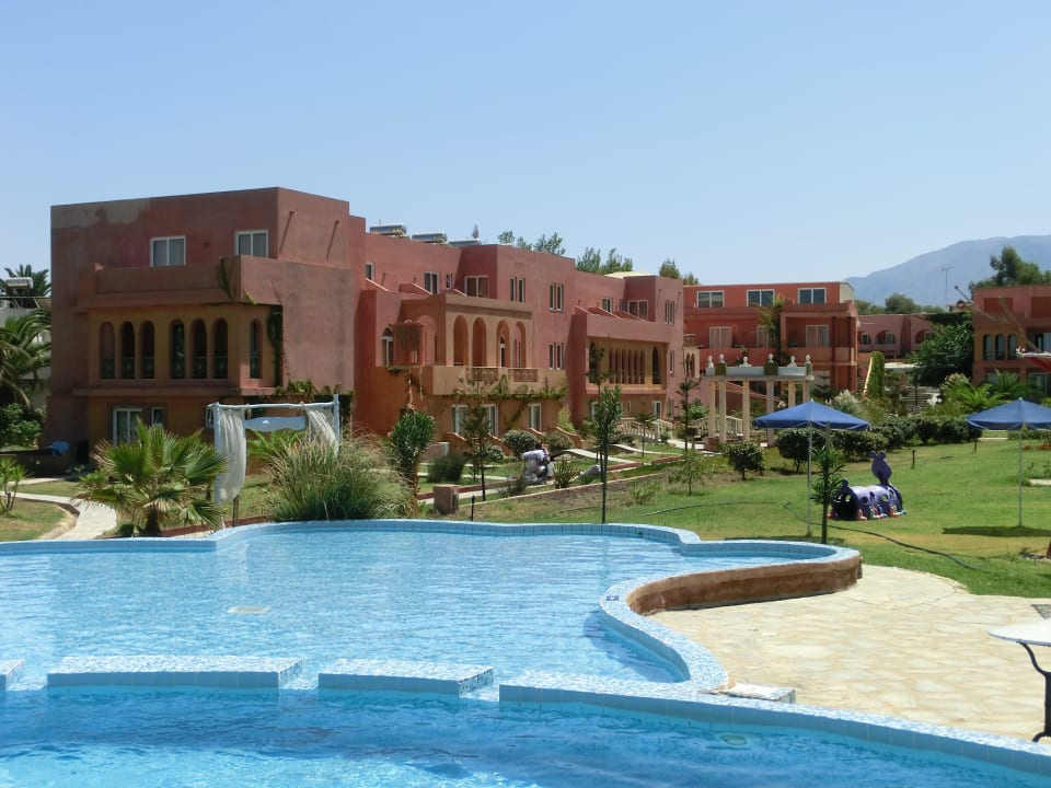 Blick von Poolbar Nähe Strand Orpheas Resort - Adults Only