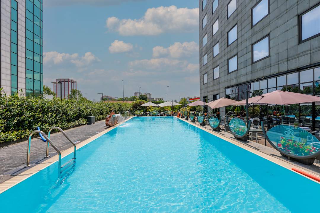 Pool iH Hotels Milano Lorenteggio