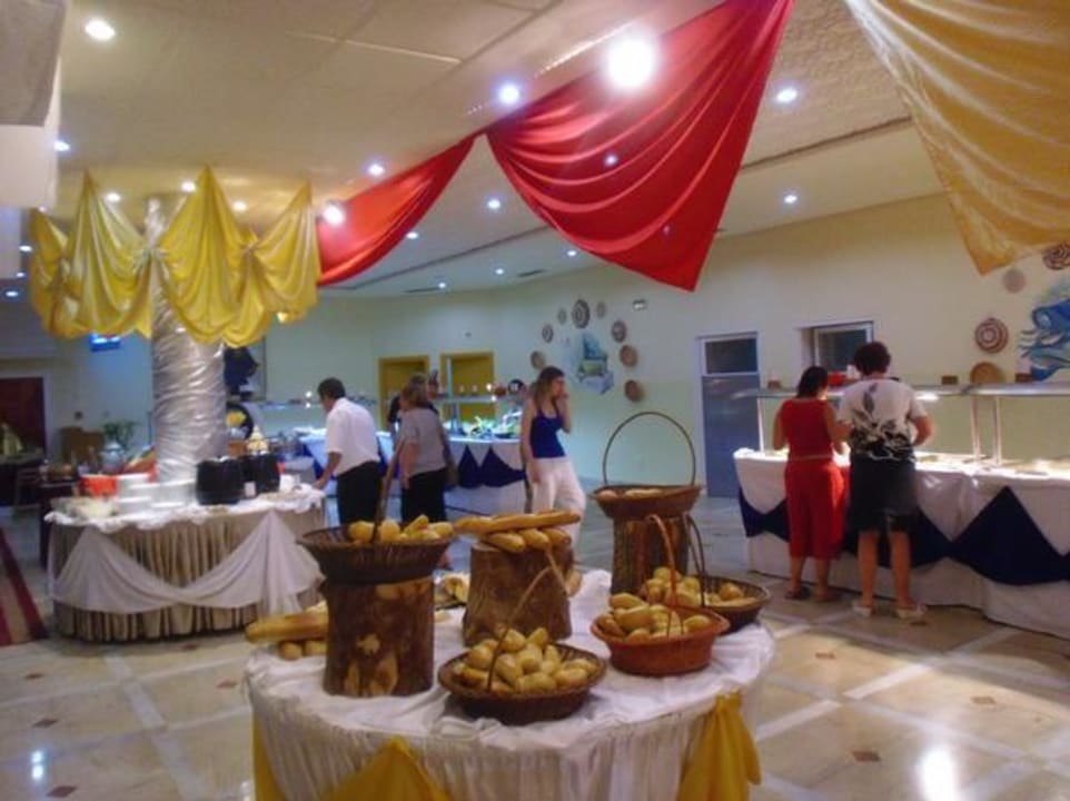 Buffet Hotel El Mouradi Skanes Beach