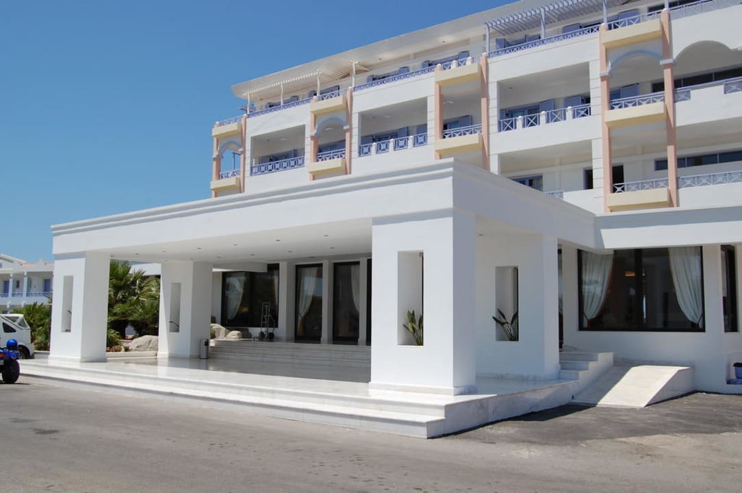 Wejście Hotel Serita Beach