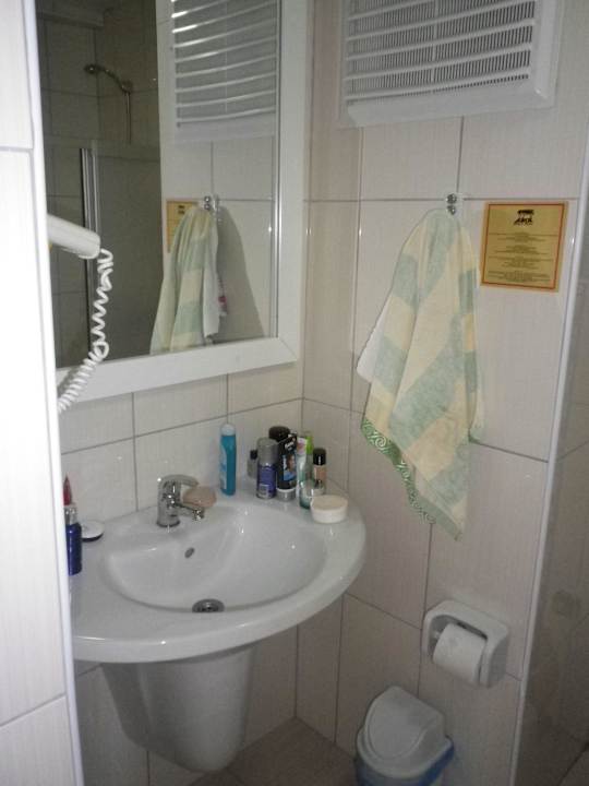 Zlew i lustro Hotel Ideal Beach