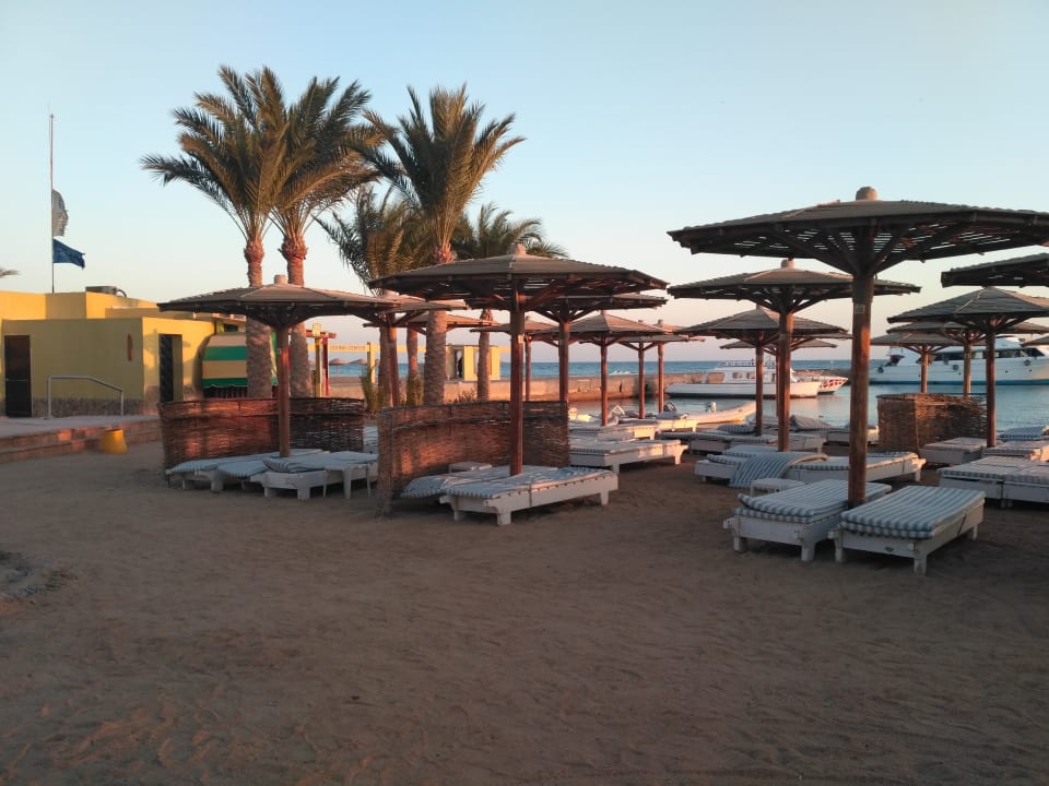 Strand Palm Beach Resort