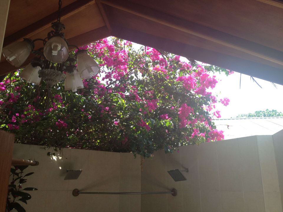 Bad im Gartenbungalow NH Collection Maldives Reethi Resort