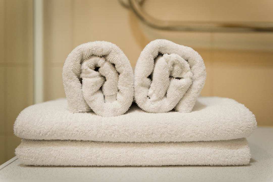 Bathroom Barbacan Apartments