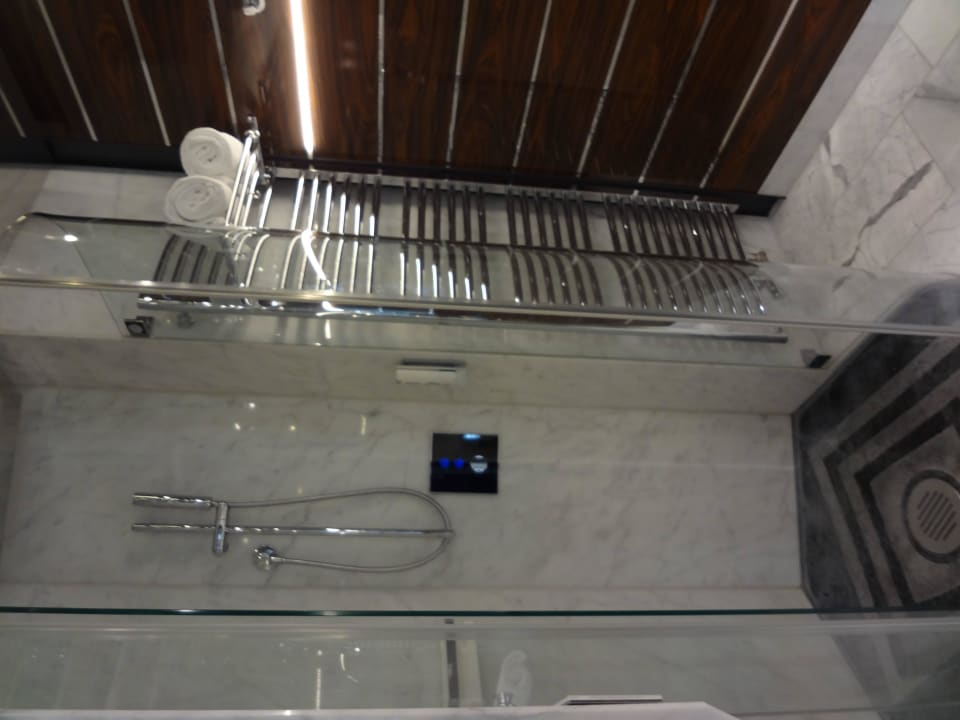 Dusche, Handtuchwärmer Hotel Victory Therme Erding