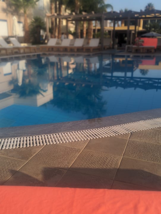 Pool Hotel Meropi