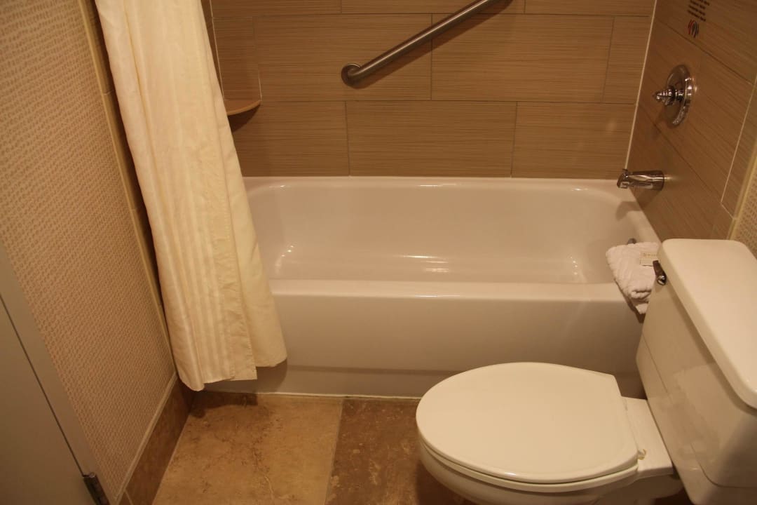 Bathroom Hotel DoubleTree by Hilton Philadelphia City Center