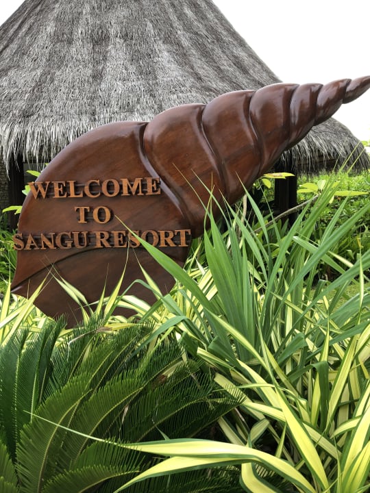 Lobby Kuredu Island Resort & Spa