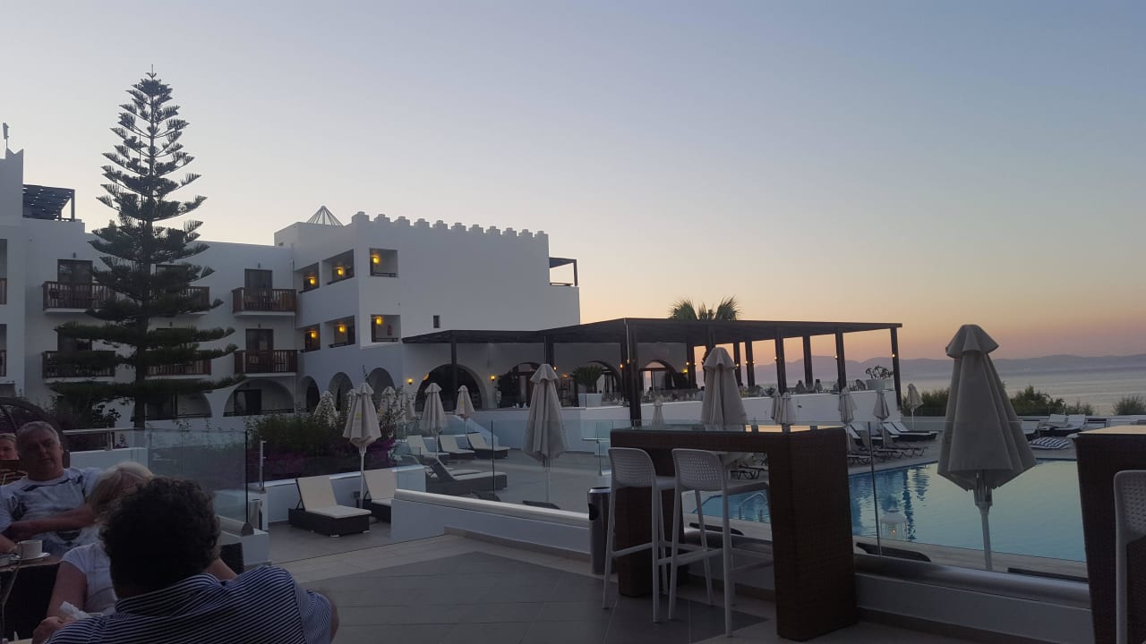 Poolbar Blick TUI BLUE Oceanis Beach and Spa Resort