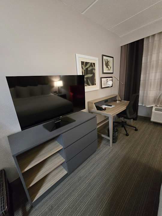 Zimmer Country Inn & Suites by Radisson, Orlando Airport, FL