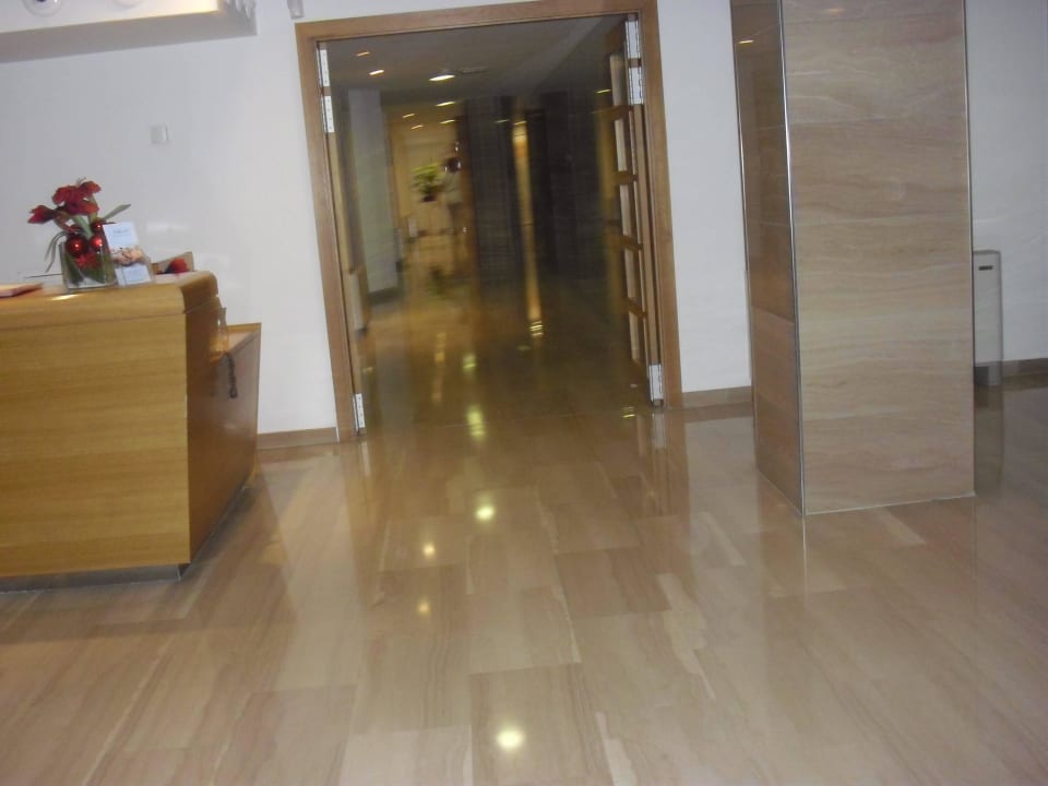 Lobby - Flur zu den Toiletten allsun Hotel Pil-lari Playa