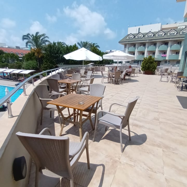 Gastro Side Breeze Hotel
