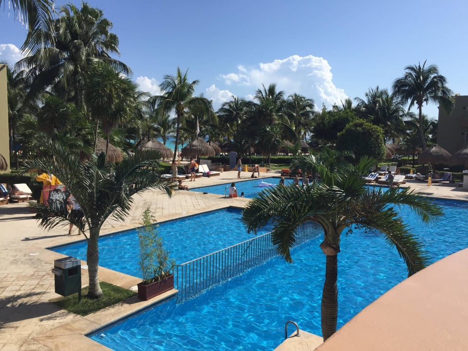 Ca 20 Meter zum Strand (im Hintergrund Meer sichtbar) Viva Azteca by Wyndham - All Inclusive Resort