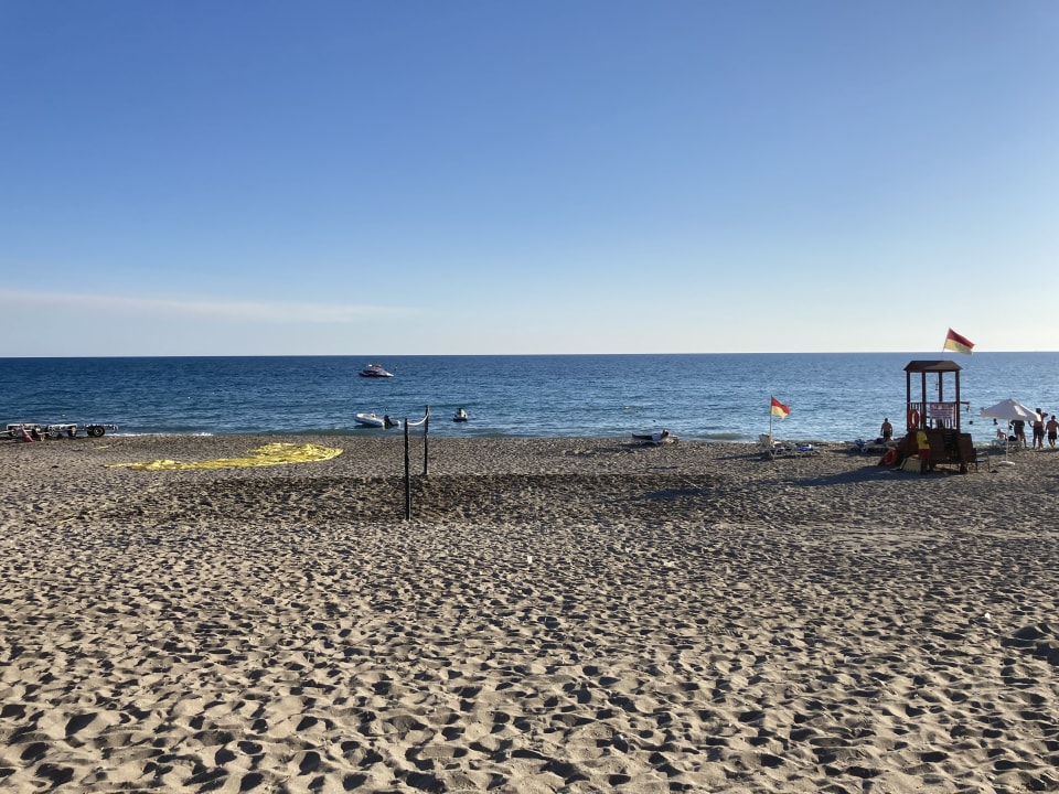 Strand Club Turtas Beach Hotel