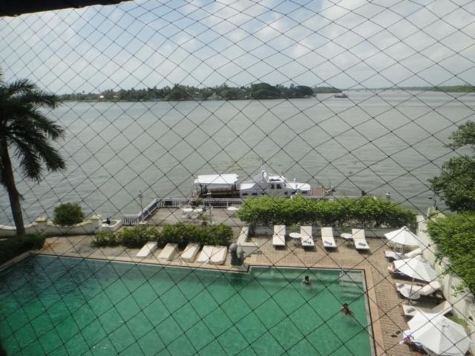 Pool and Jetty Hotel Brunton Boat Yard