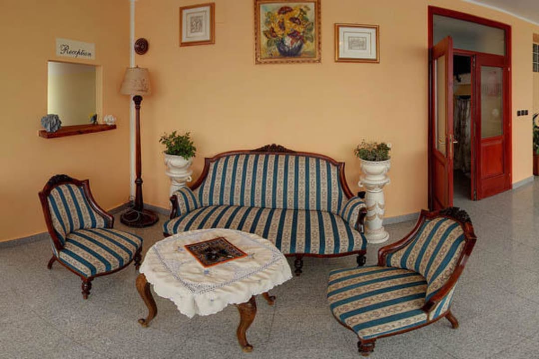 Reception Hotel Rooms Laura