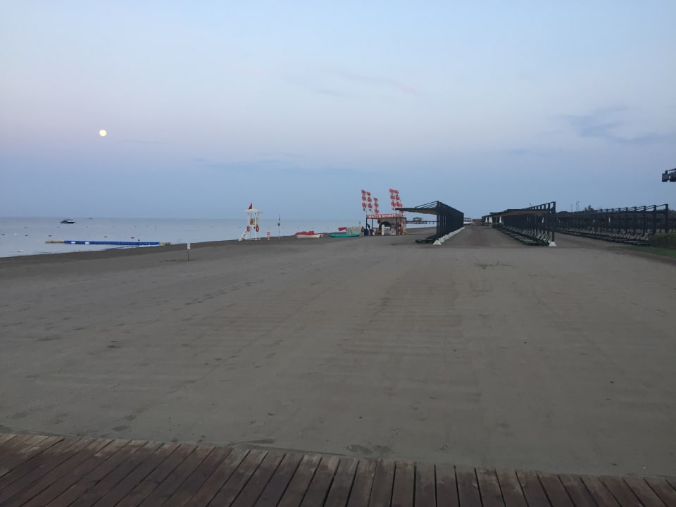 Strand Xanadu Resort Hotel