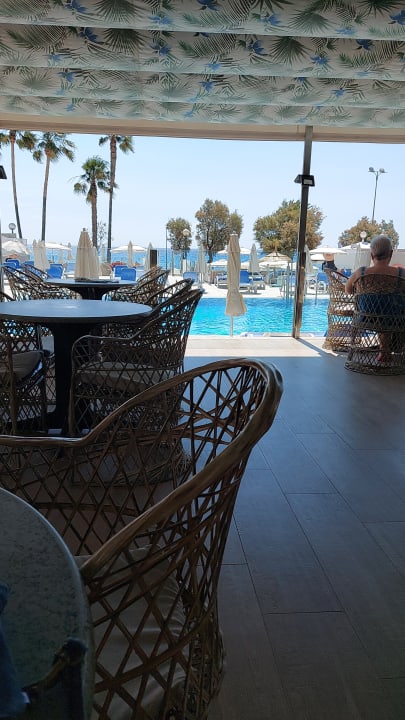 Gastro R2 Veronica Beach Hotel