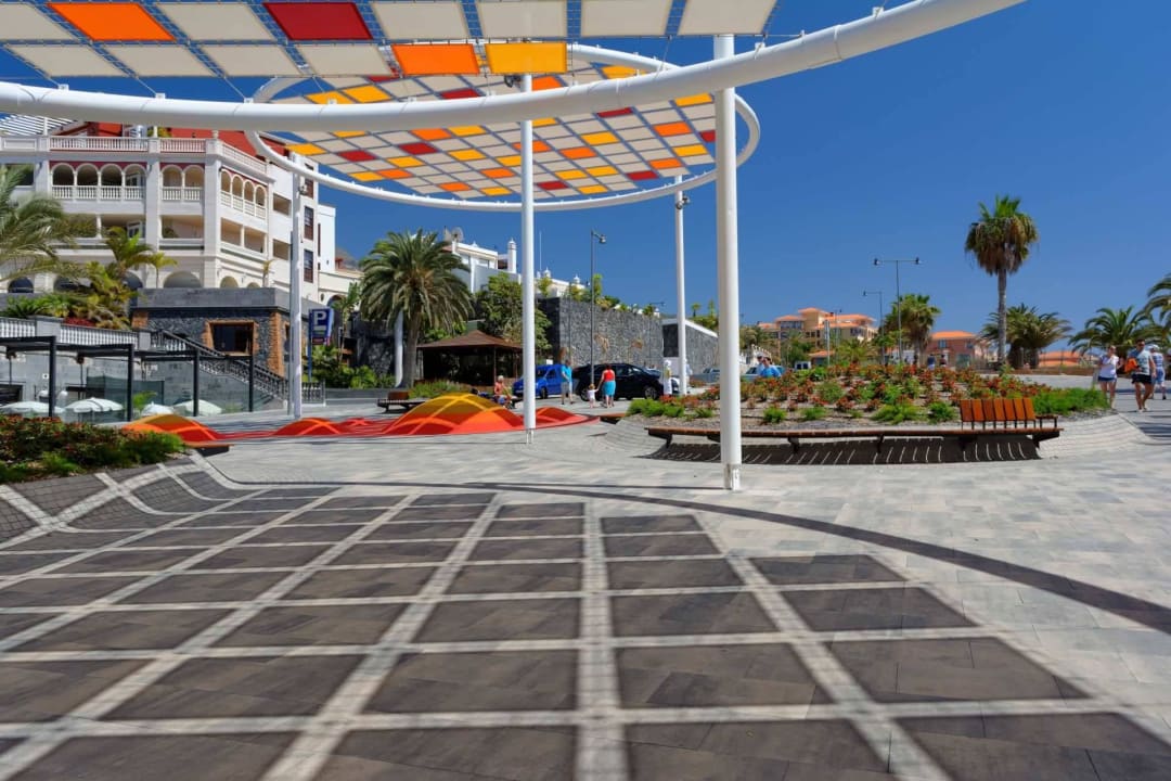 Platz vor dem Strandausgang Gran Tacande Wellness & Relax Costa Adeje