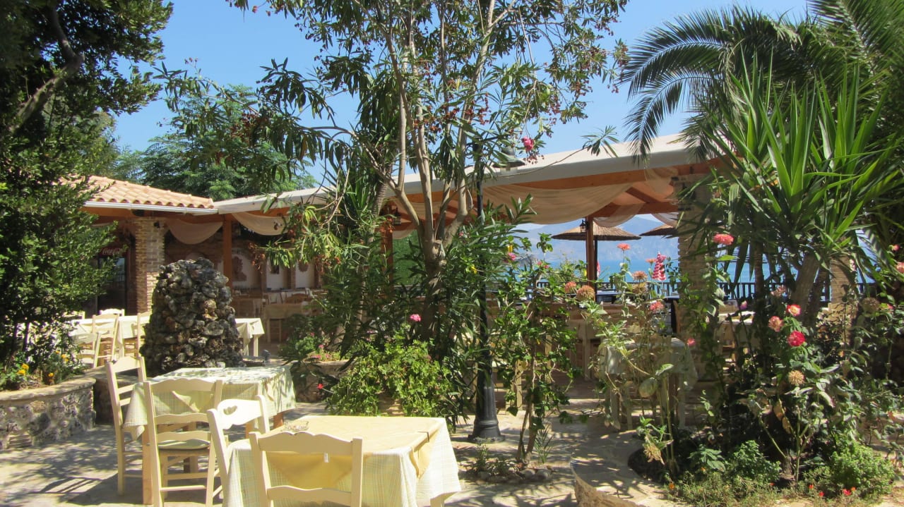 Essensbereich Porto Koukla Beach