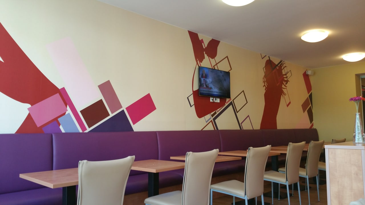 Frühstück Raum  B&B Hotel Düsseldorf-Airport