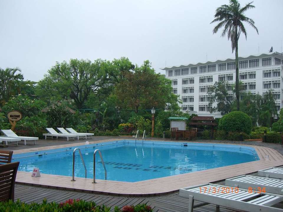 Pool Hotel Huong Giang