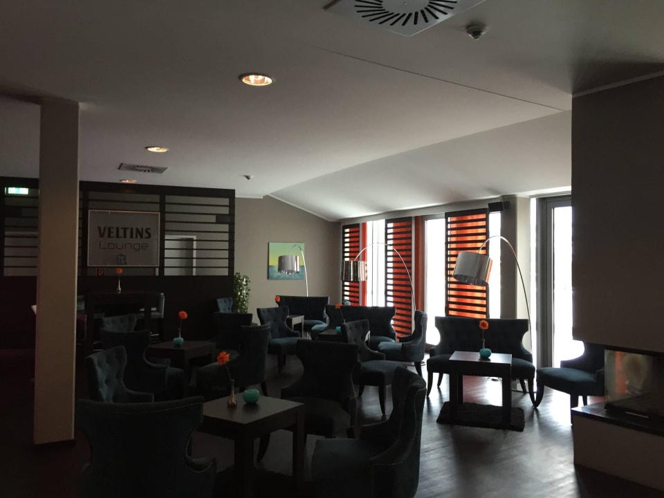 Bequeme Sitzgruppen in der Bar Oversum Vital Resort Winterberg