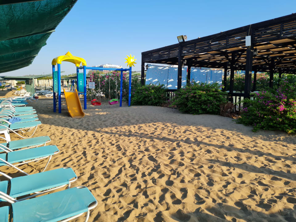 Strand Grand Seker Hotel