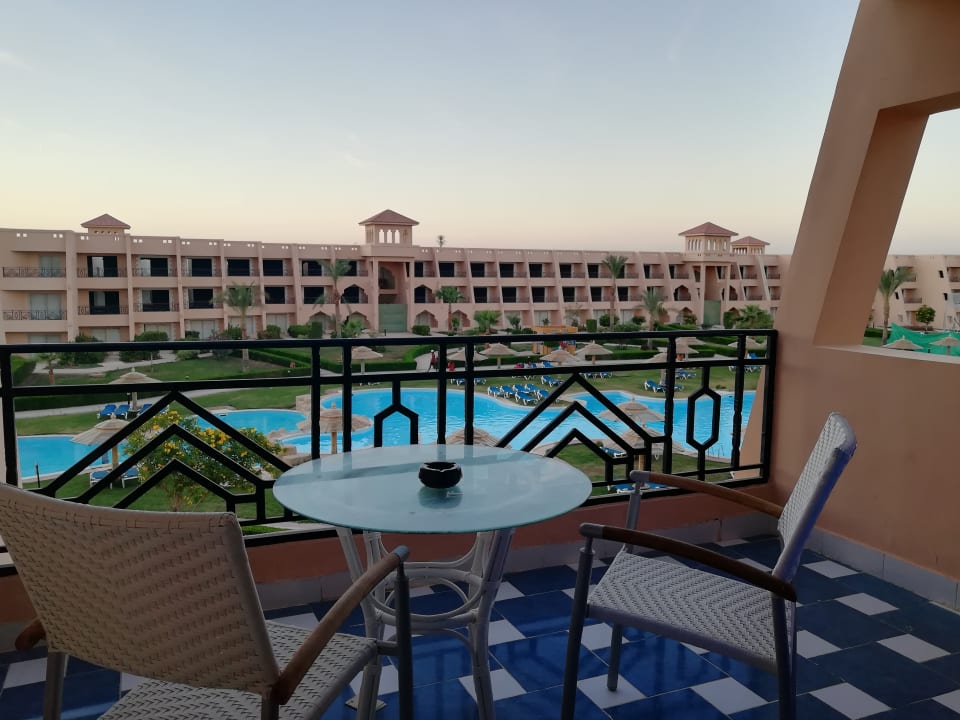 Balkon von Zimmer 1318 Jasmine Palace Resort & Spa