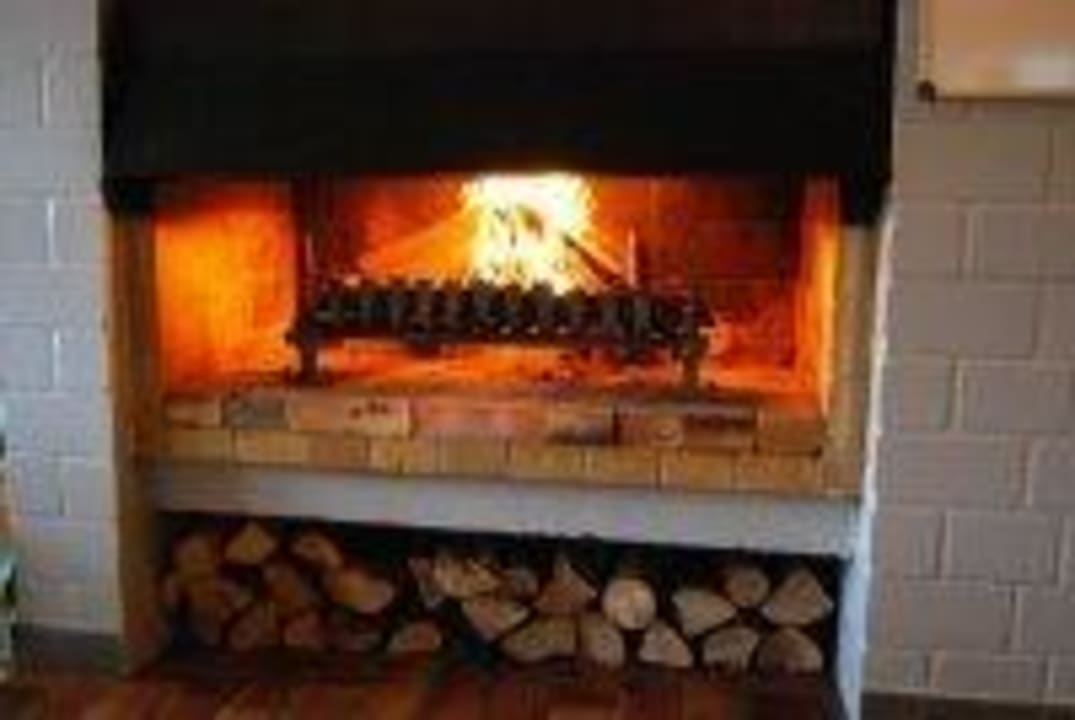 Im Winter sehr romantisch Abendessen beim Kaminfeu Youth Hostel Beaufort