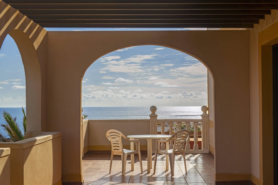 Terraza Vista al Mar Elba Lucía Sport & Suite Hotel