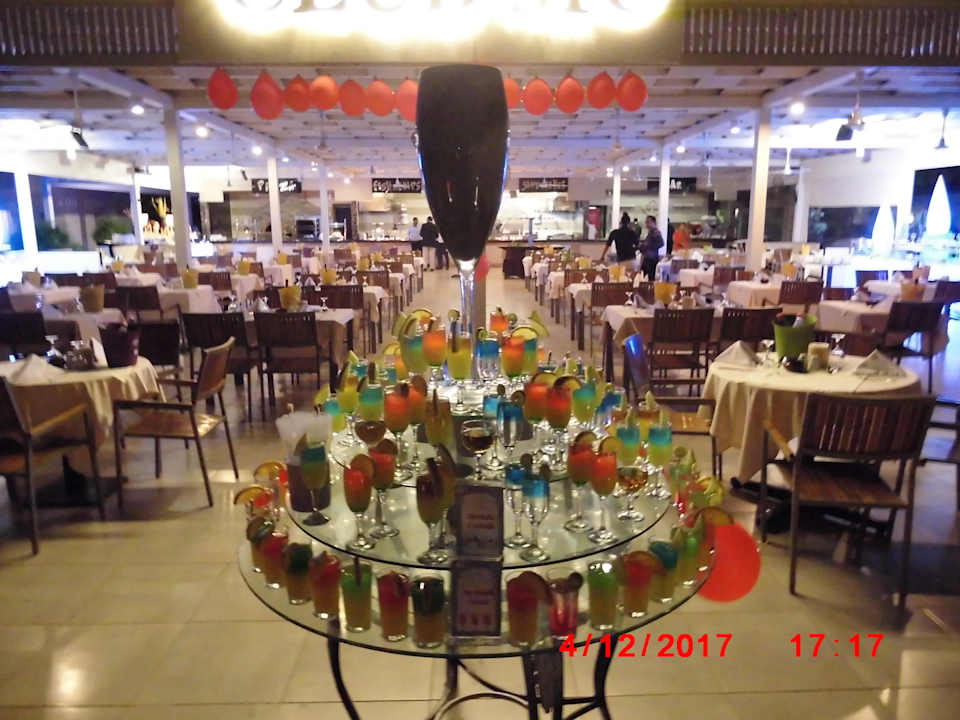 Super Essen am Strandrestaurant und extra Einladung Pickalbatros Royal Moderna Resort-Sharm El Sheikh