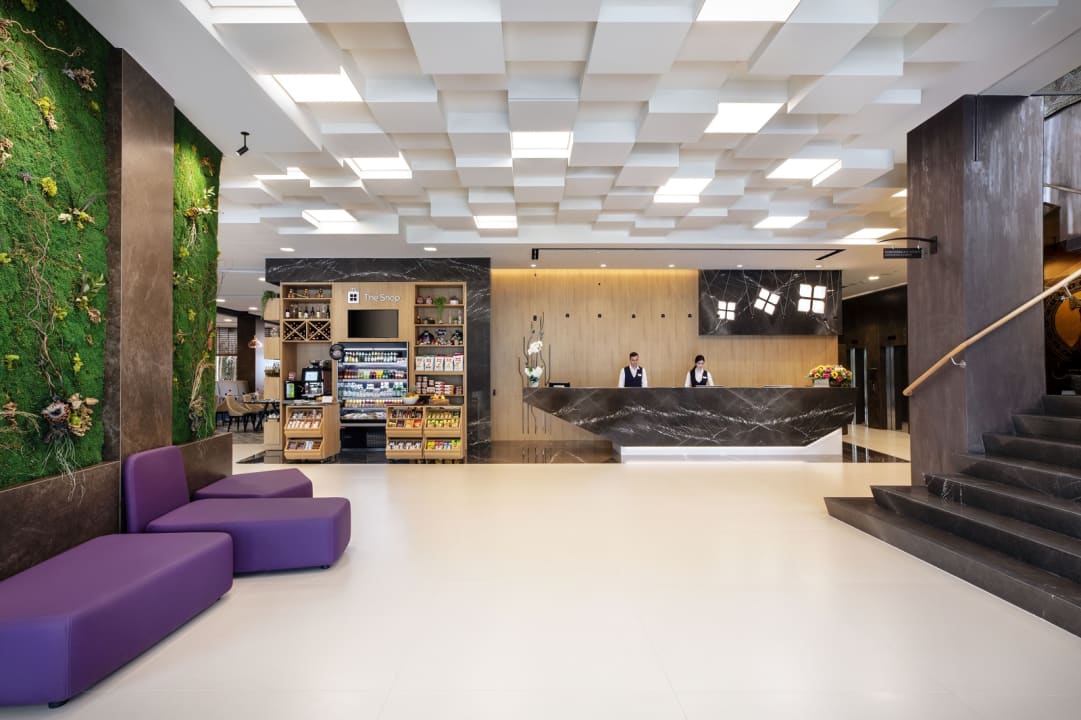 Lobby Hilton Garden Inn Tirana