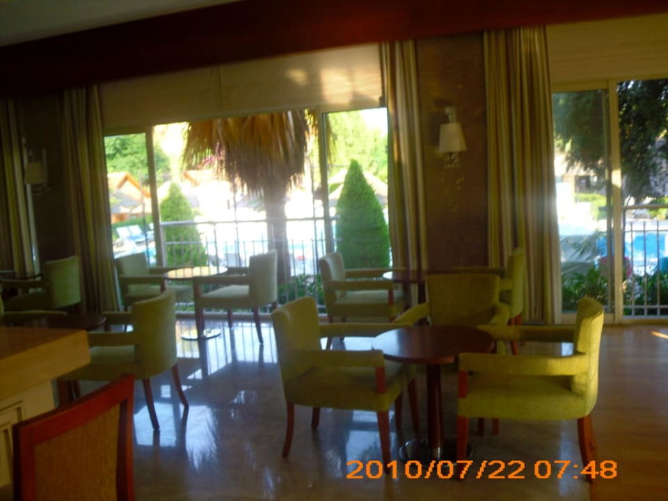 Lobby Can Garden Beach