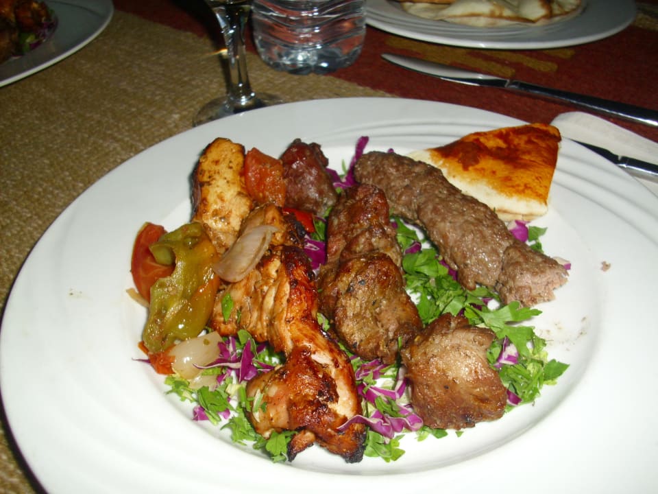 Hauptspeise im Tamtam Ghazala Beach