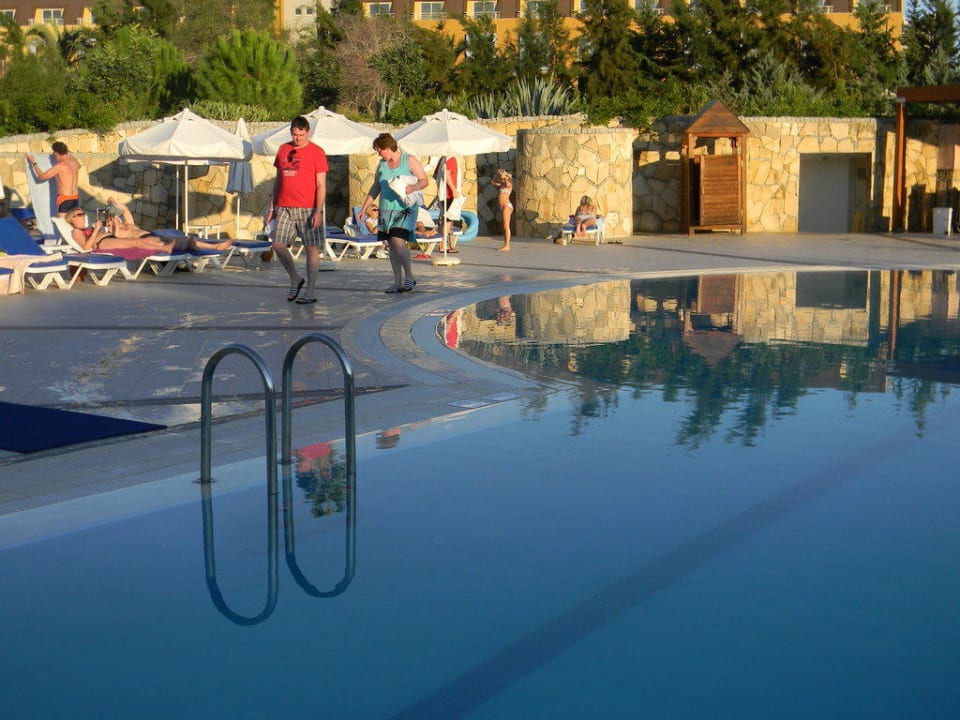 Relax pool Blue Waters Club