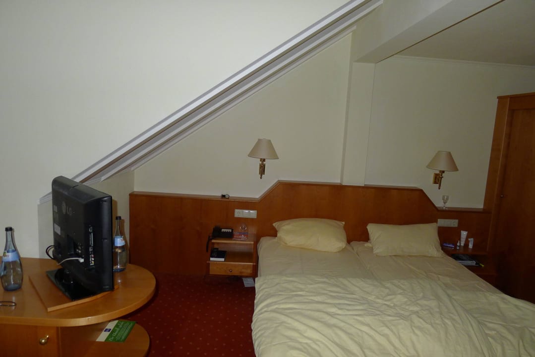 Vorsicht ab 1,80m, Kopfstoss Hotel Höri am Bodensee