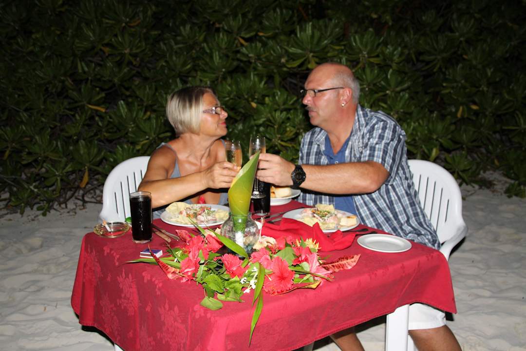 Dinner am Strand Biyadhoo Island Resort