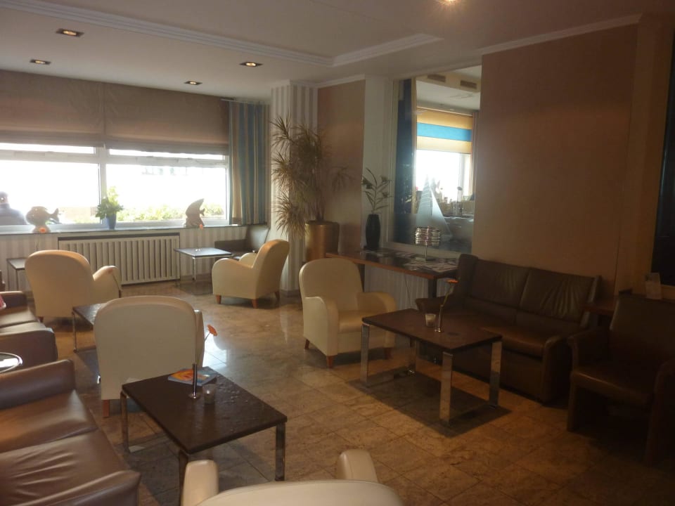 Neben der Rezeption, zum Lesen und Chillen Strandhotel Georgshöhe