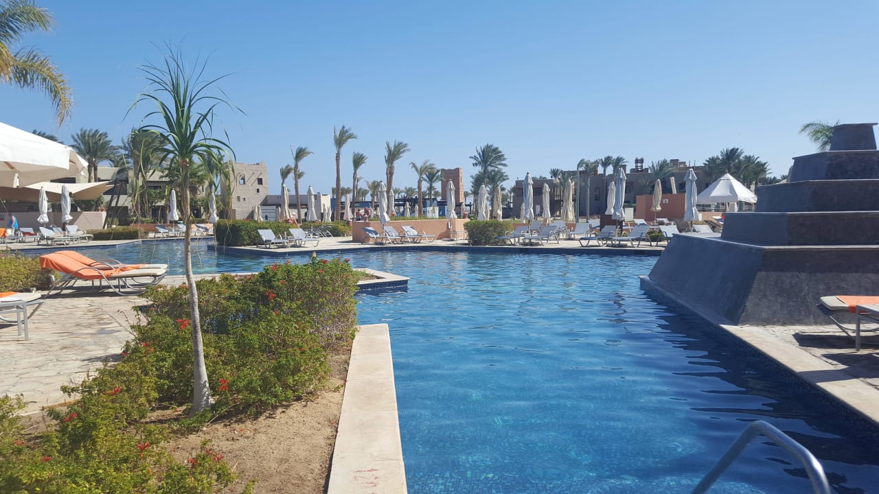 Poolside Pickalbatros Sands Hotel - Port Ghalib