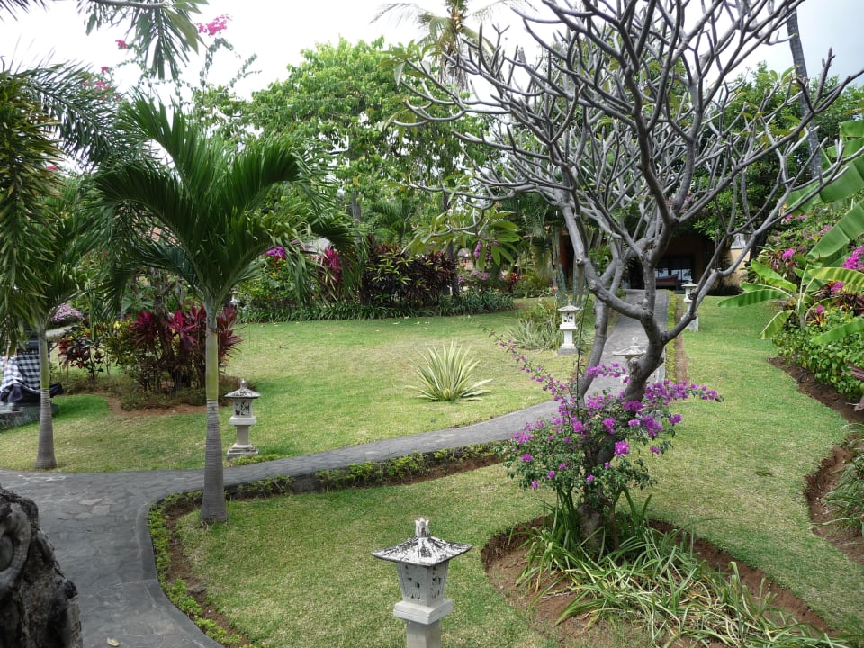 Wunderschöne Gartenanlage Puri Mangga