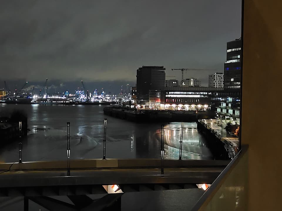 Ausblick JUFA Hotel Hamburg HafenCity